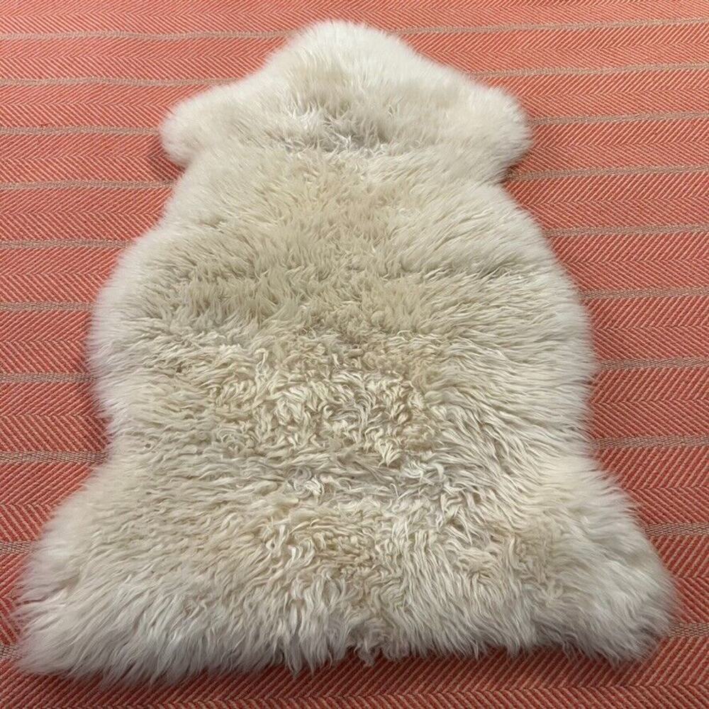 Ikea RENS Sheepskin Throw Rug White 20x31 Used Leather Wool Comfy